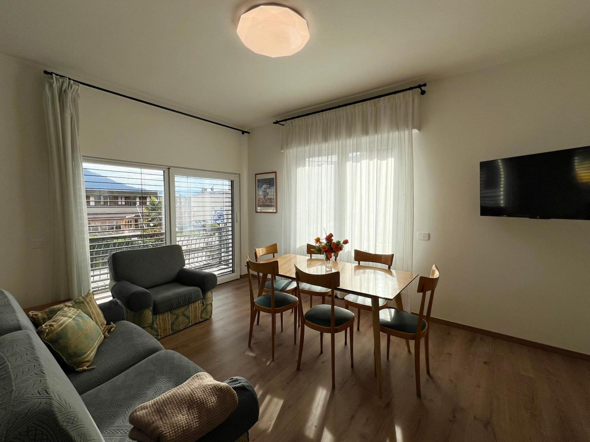 Casa Paola Central Stay By The Lake دومازو المظهر الخارجي الصورة