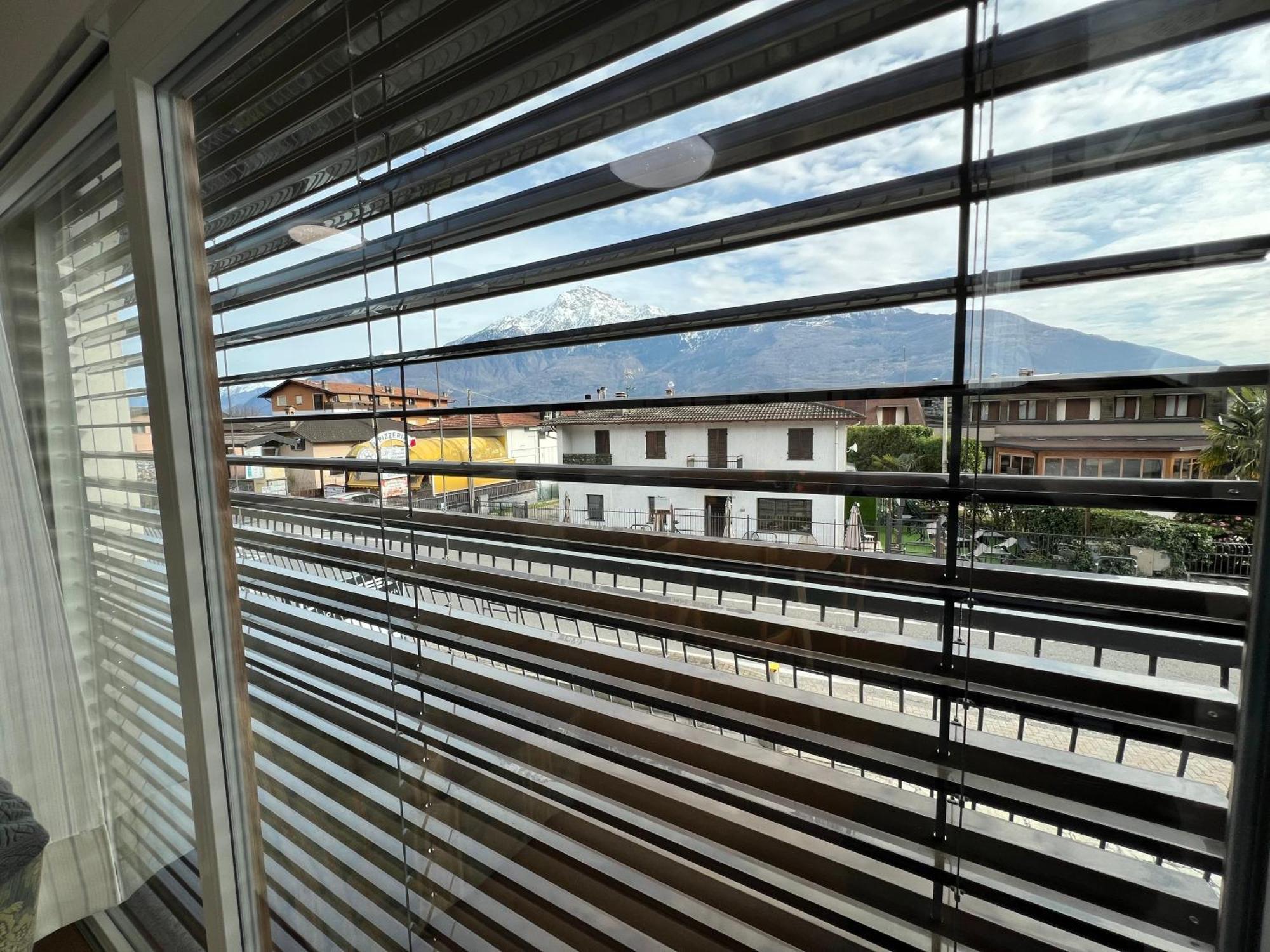 Casa Paola Central Stay By The Lake دومازو المظهر الخارجي الصورة